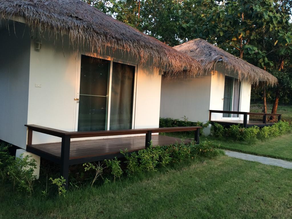 Norn Nab Dao Rimphu Resort Чанхан Номер фото